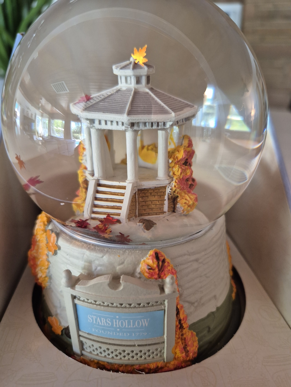 Warner Bros. Gilmore Girls Musical Waterglobe in White, Blue, Orange - Picture 3 of 7